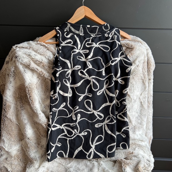 $8 when you bundled Banana Republic Black Camisole Cream Bows - Bundle Discount - Picture 4 of 5